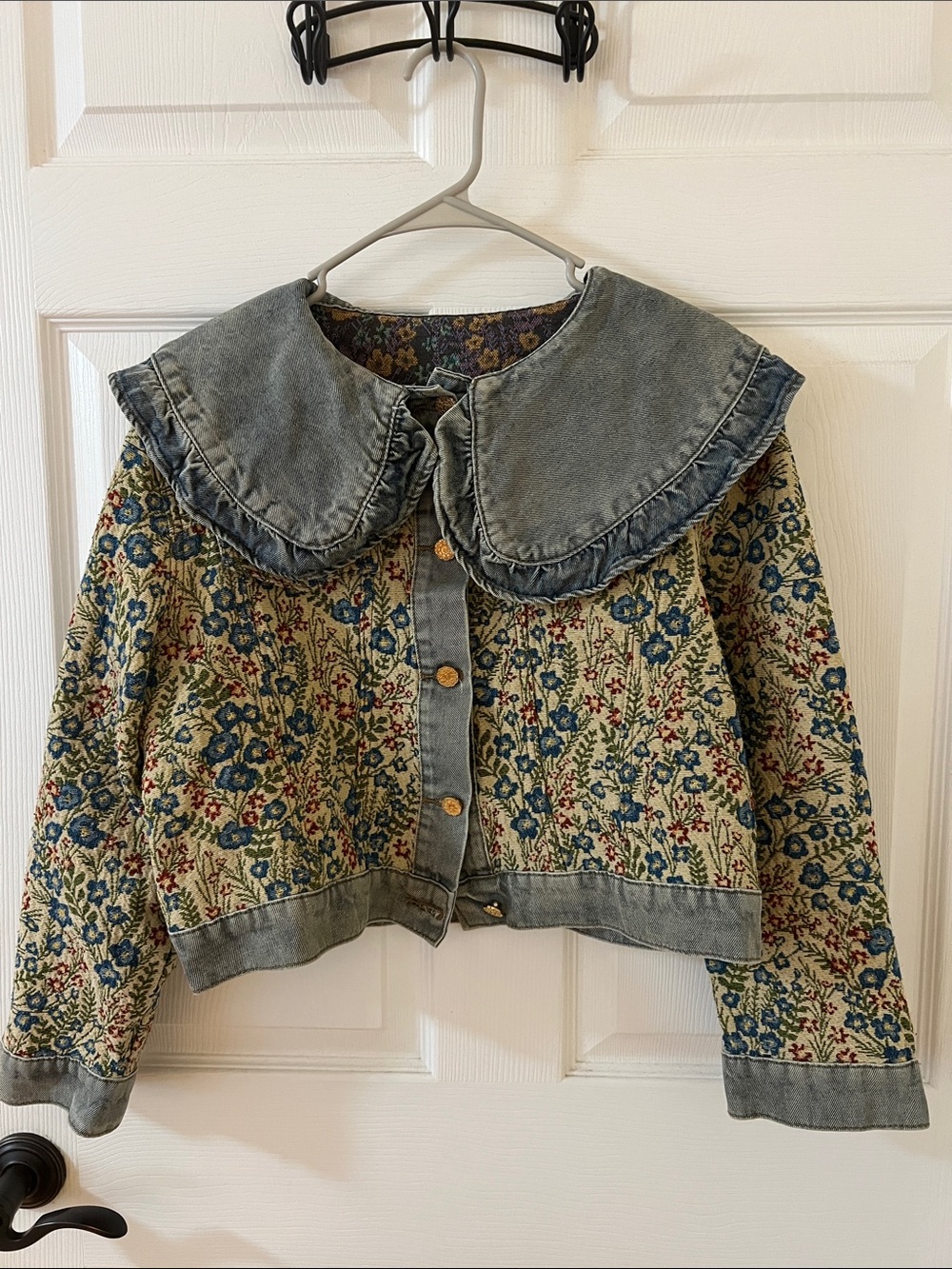 Amazon Floral Print Jean Jacket with Oversized Denim Collar - Blue/Beige